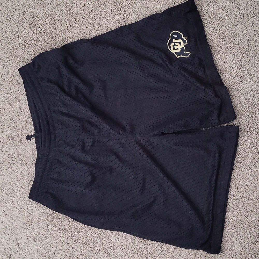 Pro Player men's size medium athletic pocket shorts with CU logo